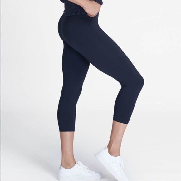 SPANX Look At Me Now Seamless Cropped Legging Navy Size Extra Small - Picture 1 of 8